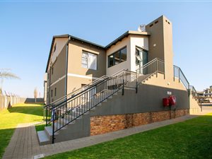 3 Bed Apartment in Norton Park