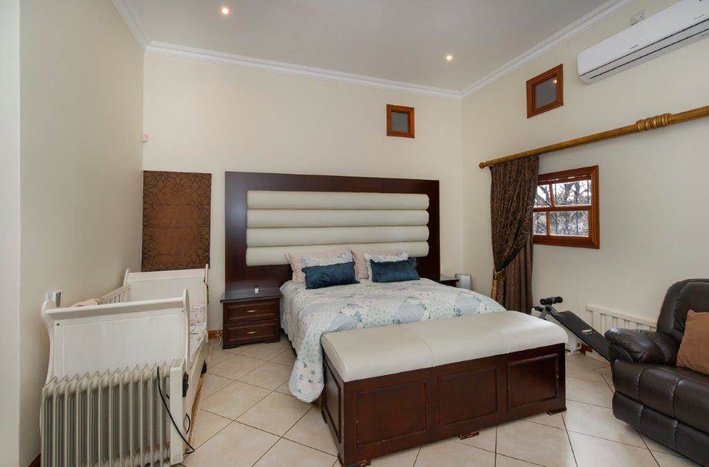 3 Bed House in Bedfordview photo number 17