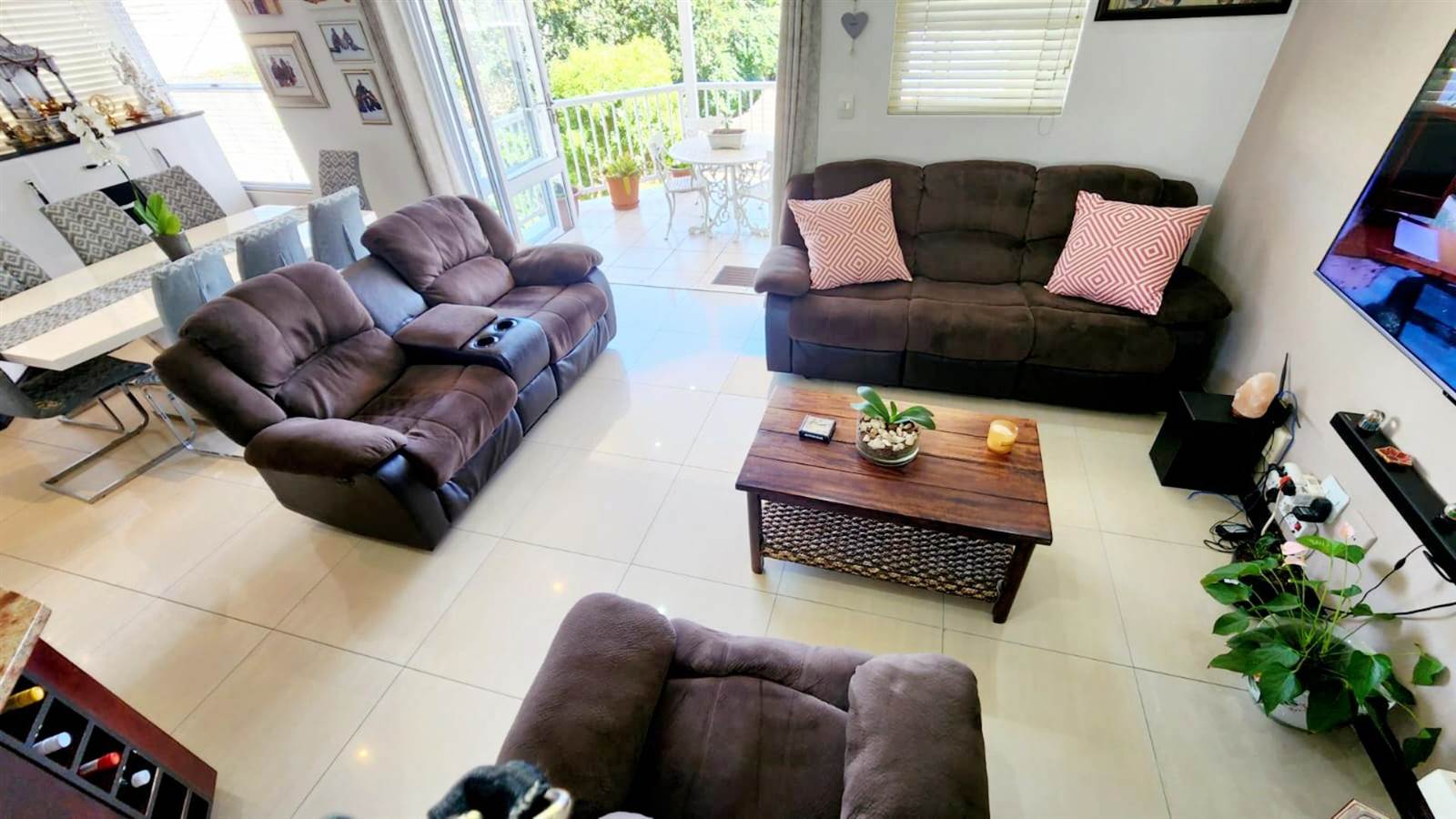2 Bed Townhouse in La Lucia photo number 10