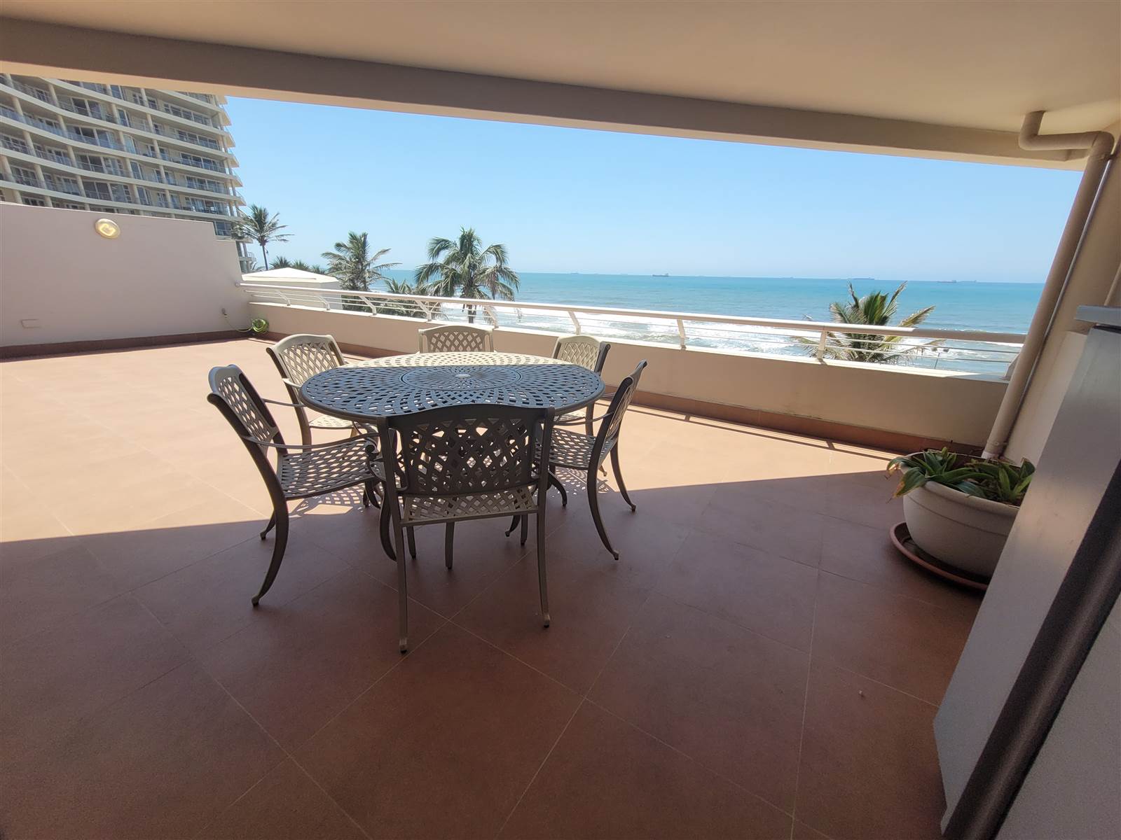 3 Bed Apartment in Umhlanga Rocks photo number 3
