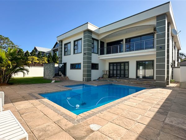 5 Bed House in Sheffield Beach