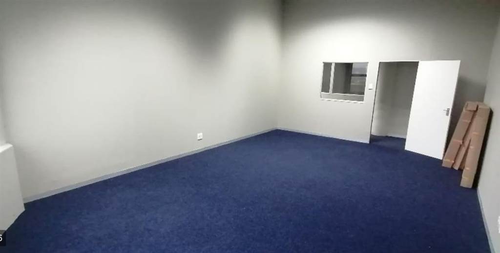 4400  m² Commercial space in Austerville photo number 12