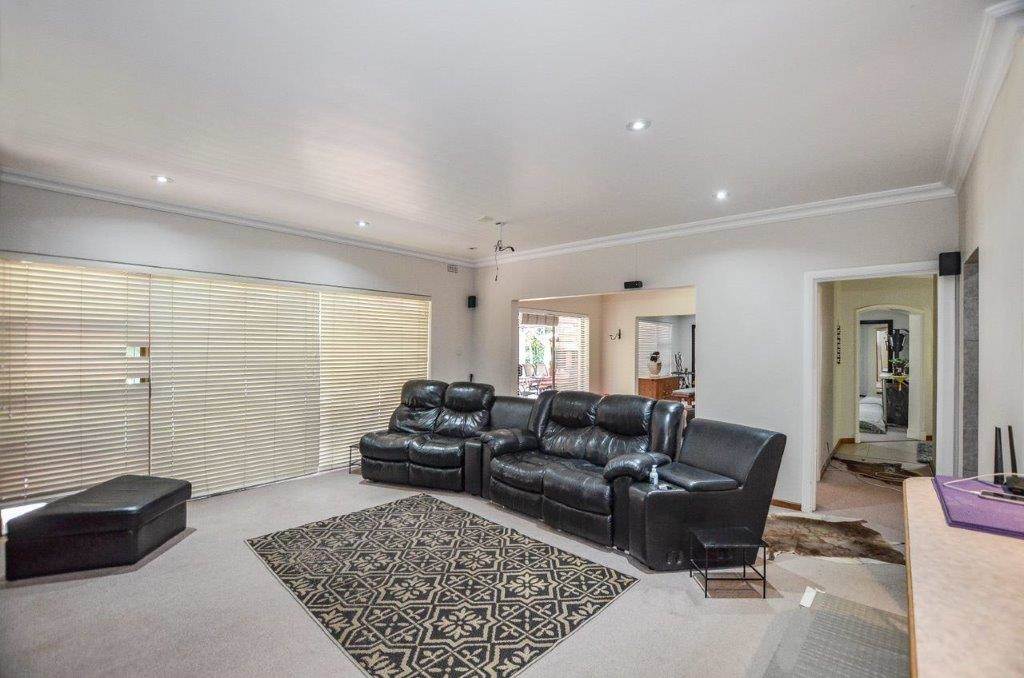 5 Bed House in Durbanville Hills photo number 16