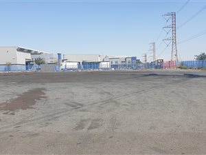 1.3 ha Land available in Chloorkop