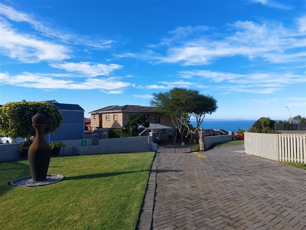 4 Bedroom Townhouse 4 Bedroom Townhouse