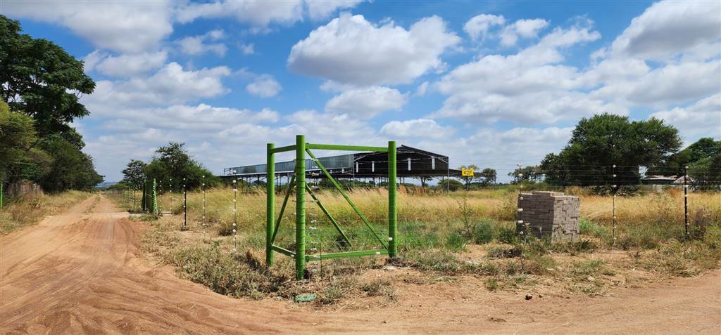 2.8 ha Smallholding in Tweefontein photo number 13
