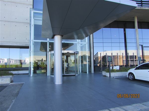 460  m² Commercial space