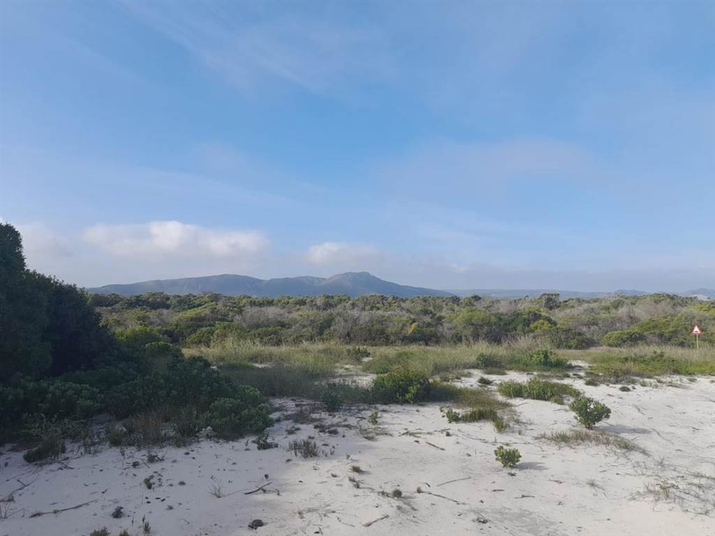 986 m² Land available in Pearly Beach photo number 1