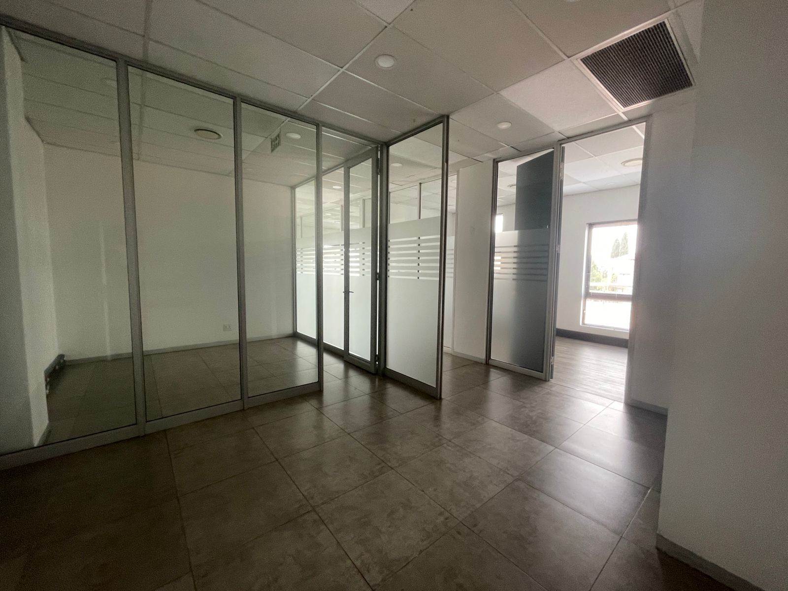 127  m² Commercial space in Parkhaven photo number 8