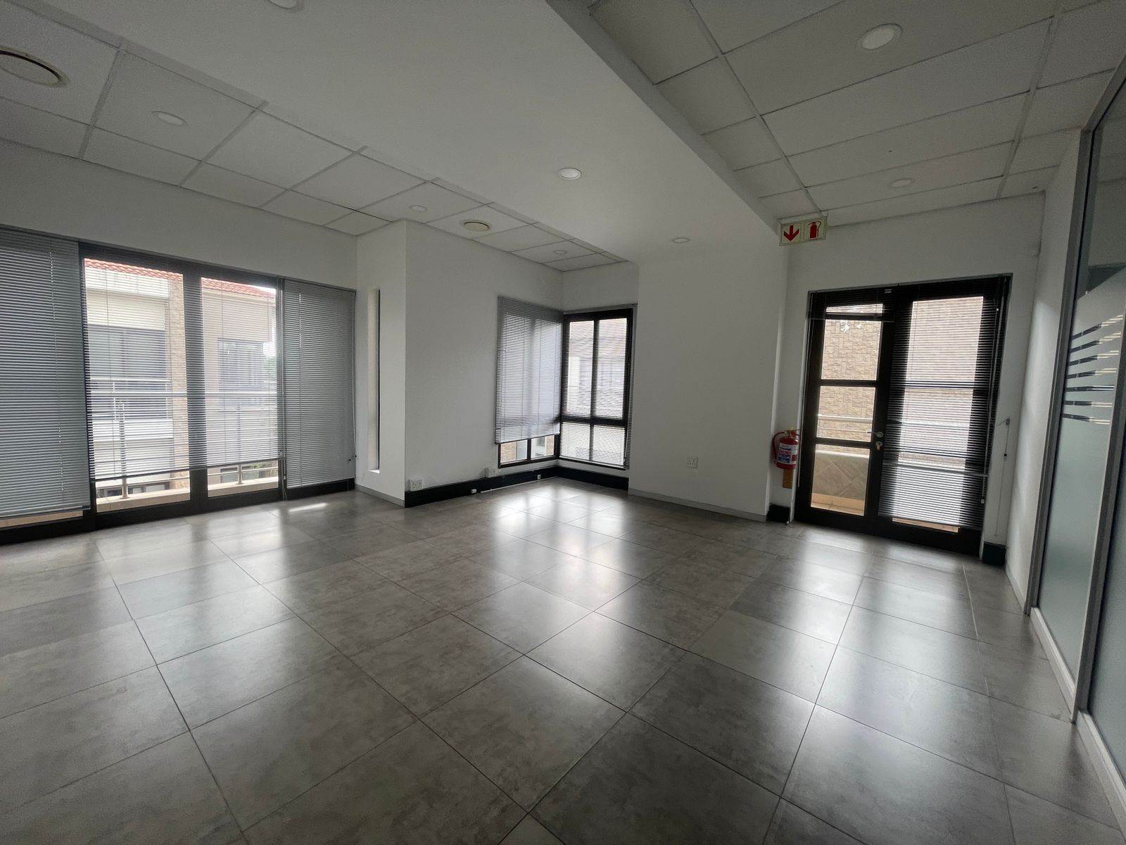 127  m² Commercial space in Parkhaven photo number 4