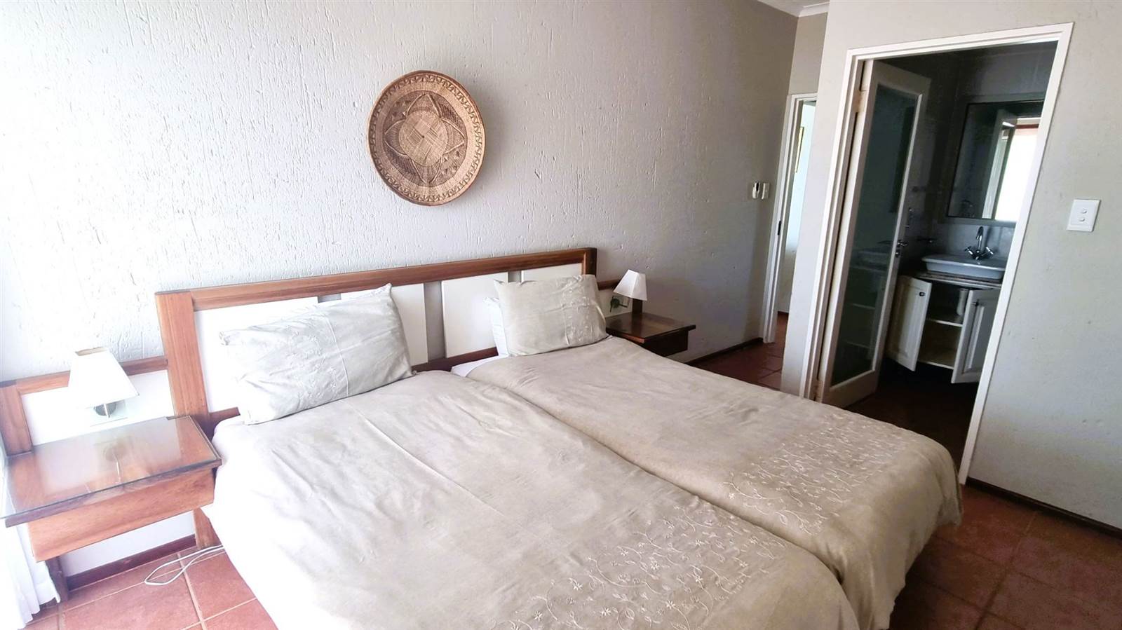 3 Bed Apartment in Trafalgar photo number 14