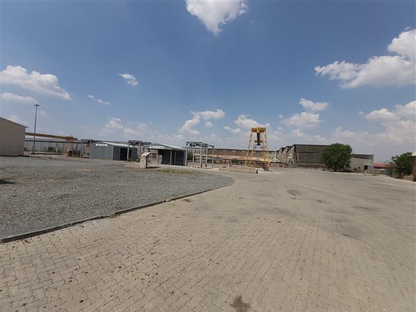 5700  m² Industrial space