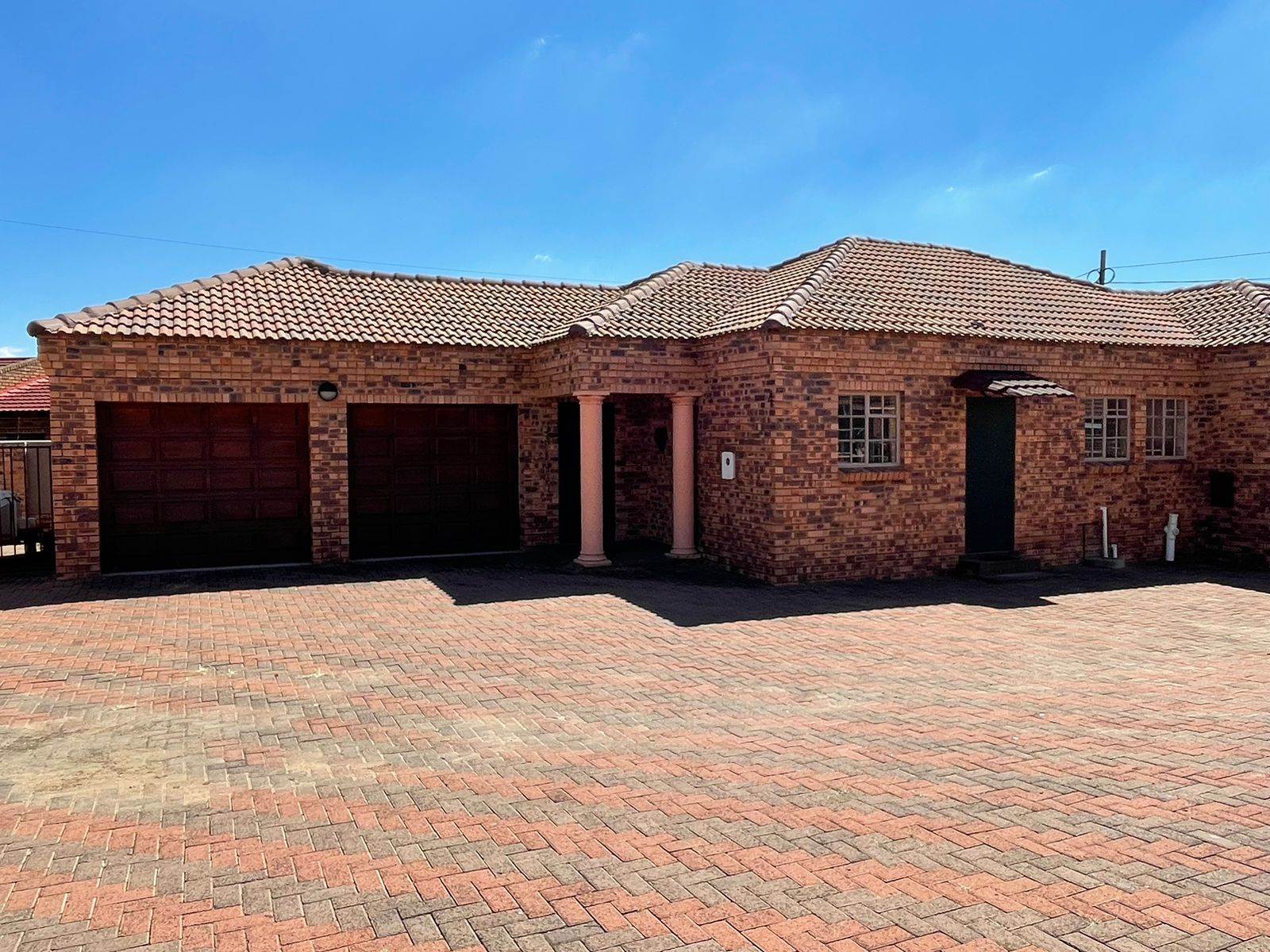 12 Bed House in Trichardt photo number 3