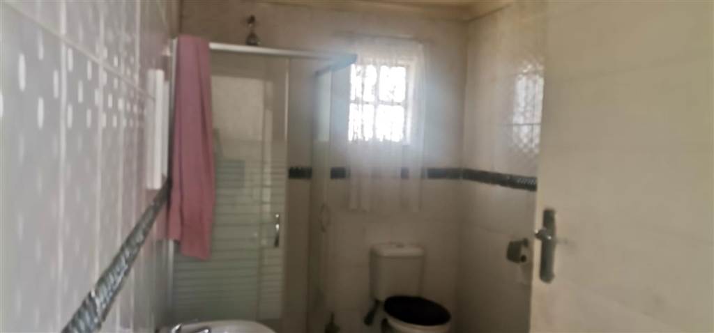 3 Bed House in Mondeor photo number 8