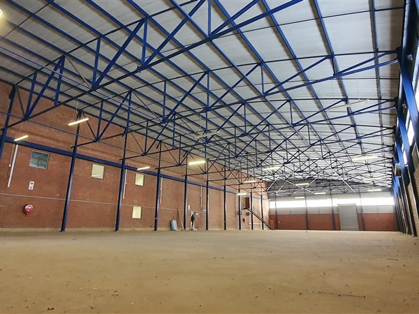 3108  m² Industrial space in Clayville