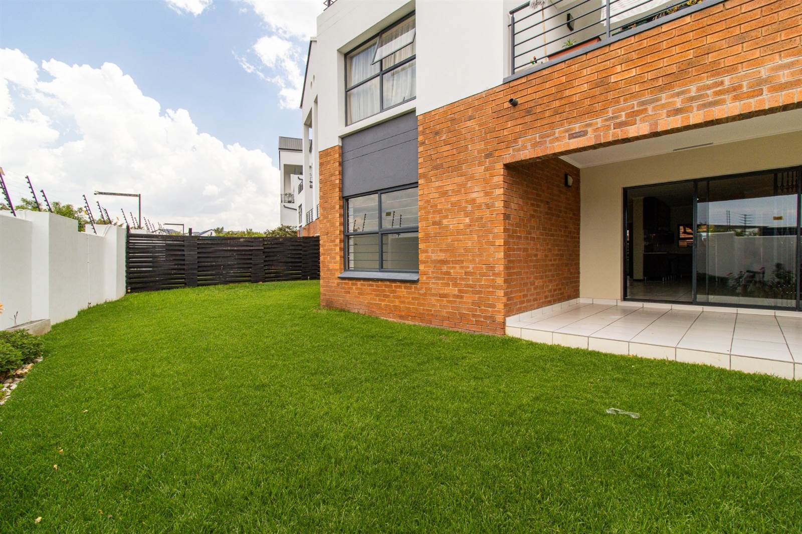 3 Bed Apartment in Greenstone Hill photo number 17