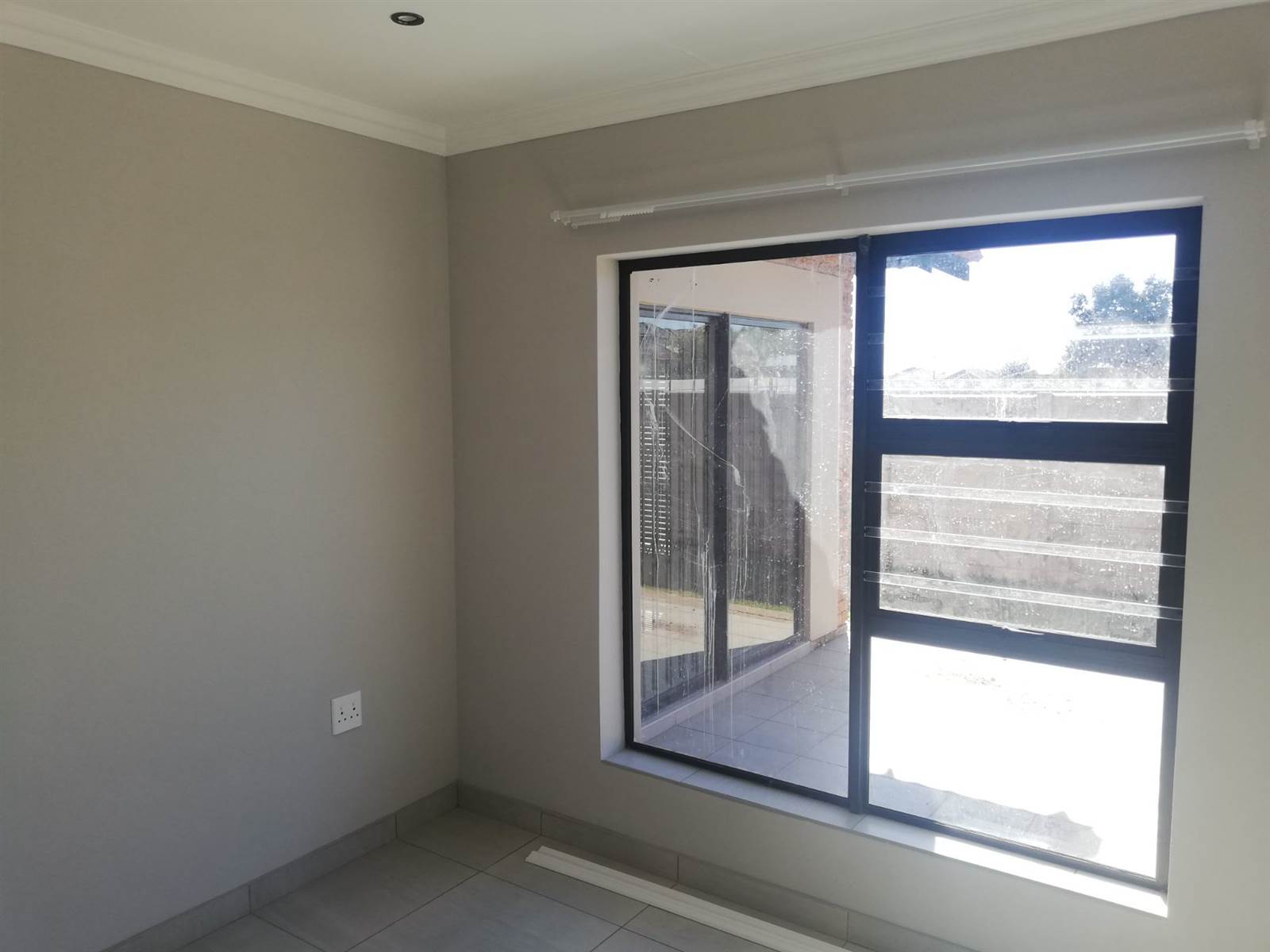 3 Bed Townhouse in Riversdale photo number 15