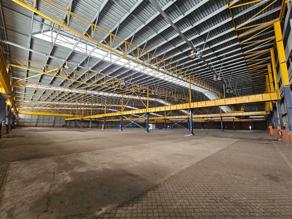 12 430  m² Industrial space