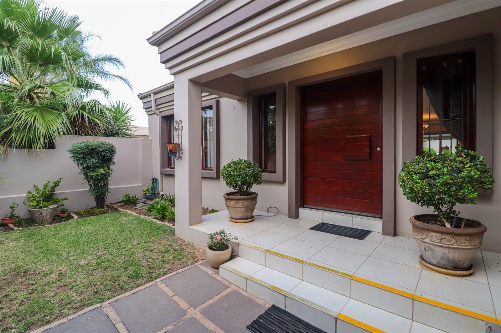 4 Bed Townhouse in Lonehill photo number 30