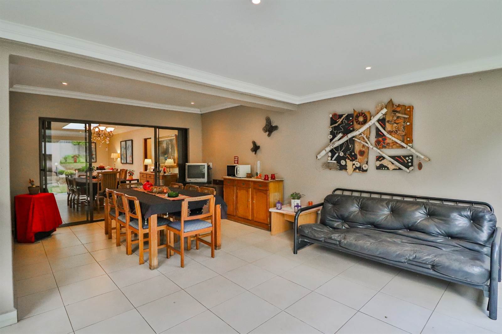 4 Bed Townhouse in Lonehill photo number 13