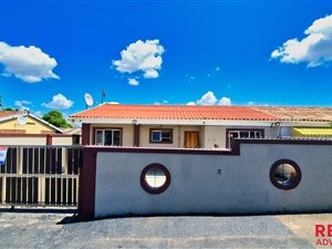 3 Bed House in Austerville