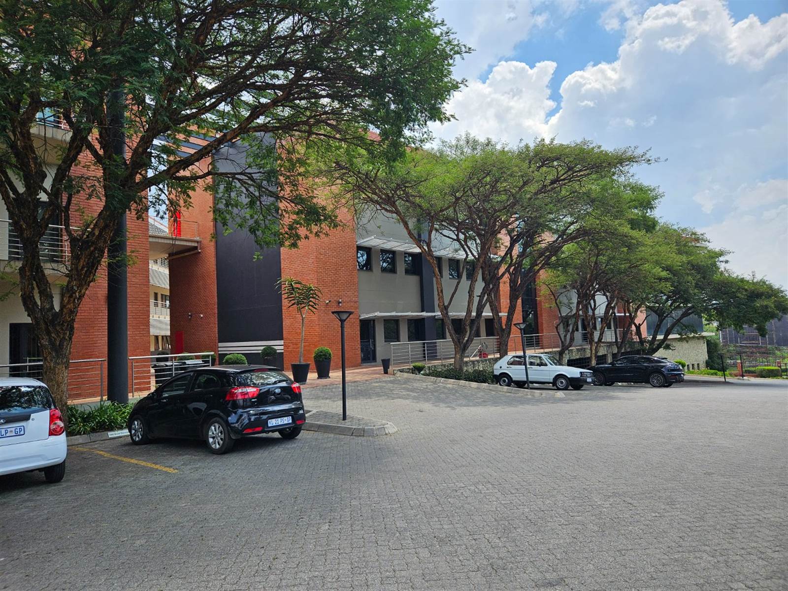 Commercial space in Woodmead photo number 1