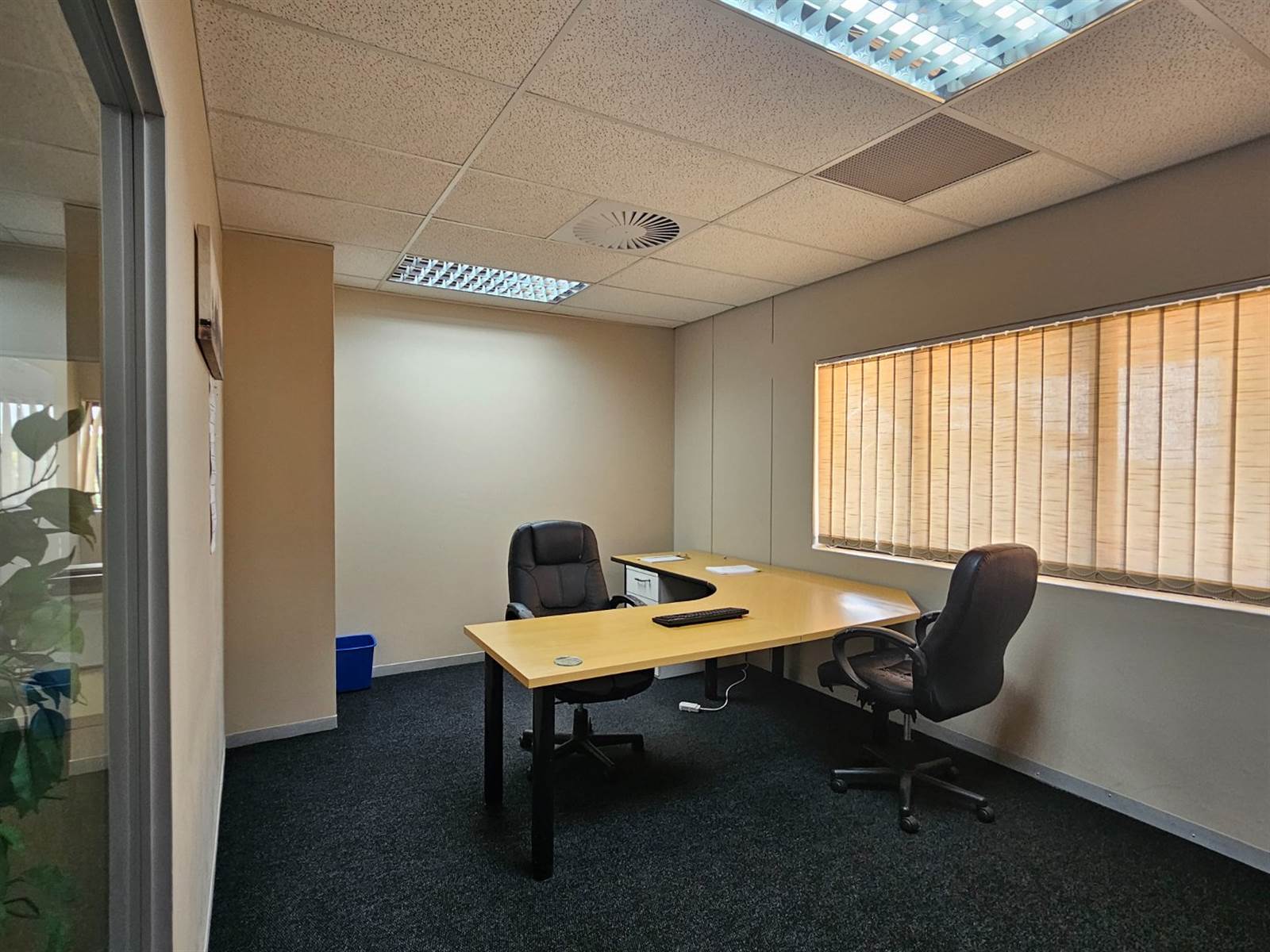 Commercial space in Woodmead photo number 12