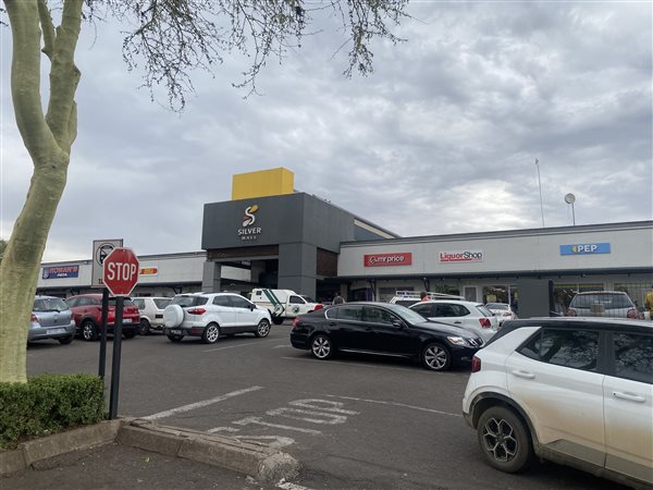 98  m² Retail Space