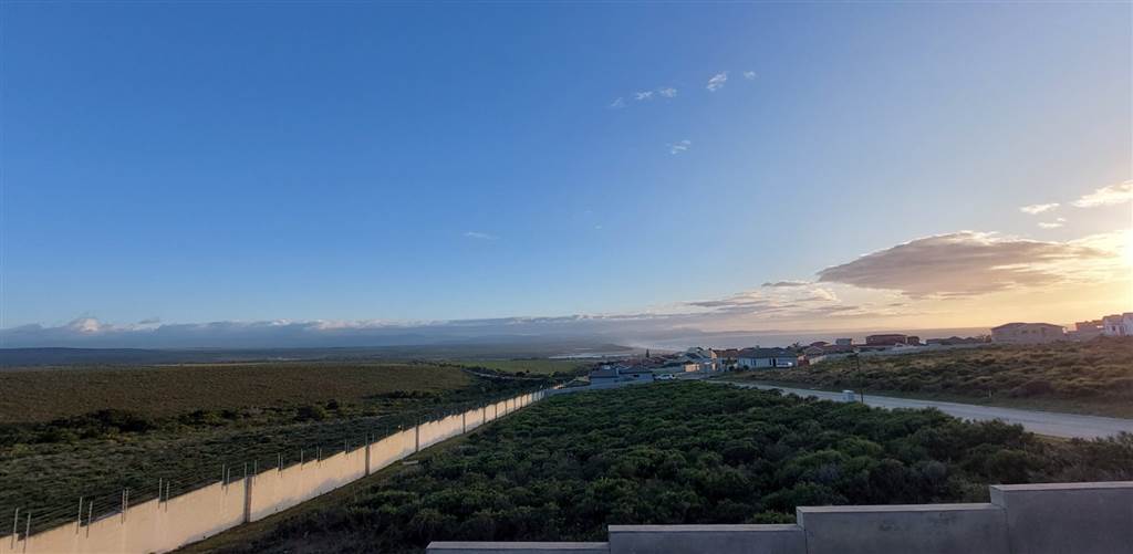 750 m² Land available in Jeffreys Bay photo number 3