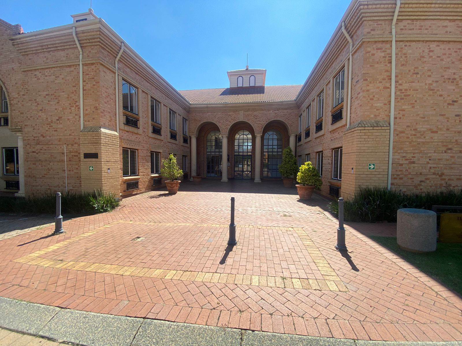 1968  m² Commercial space in Rivonia photo number 2