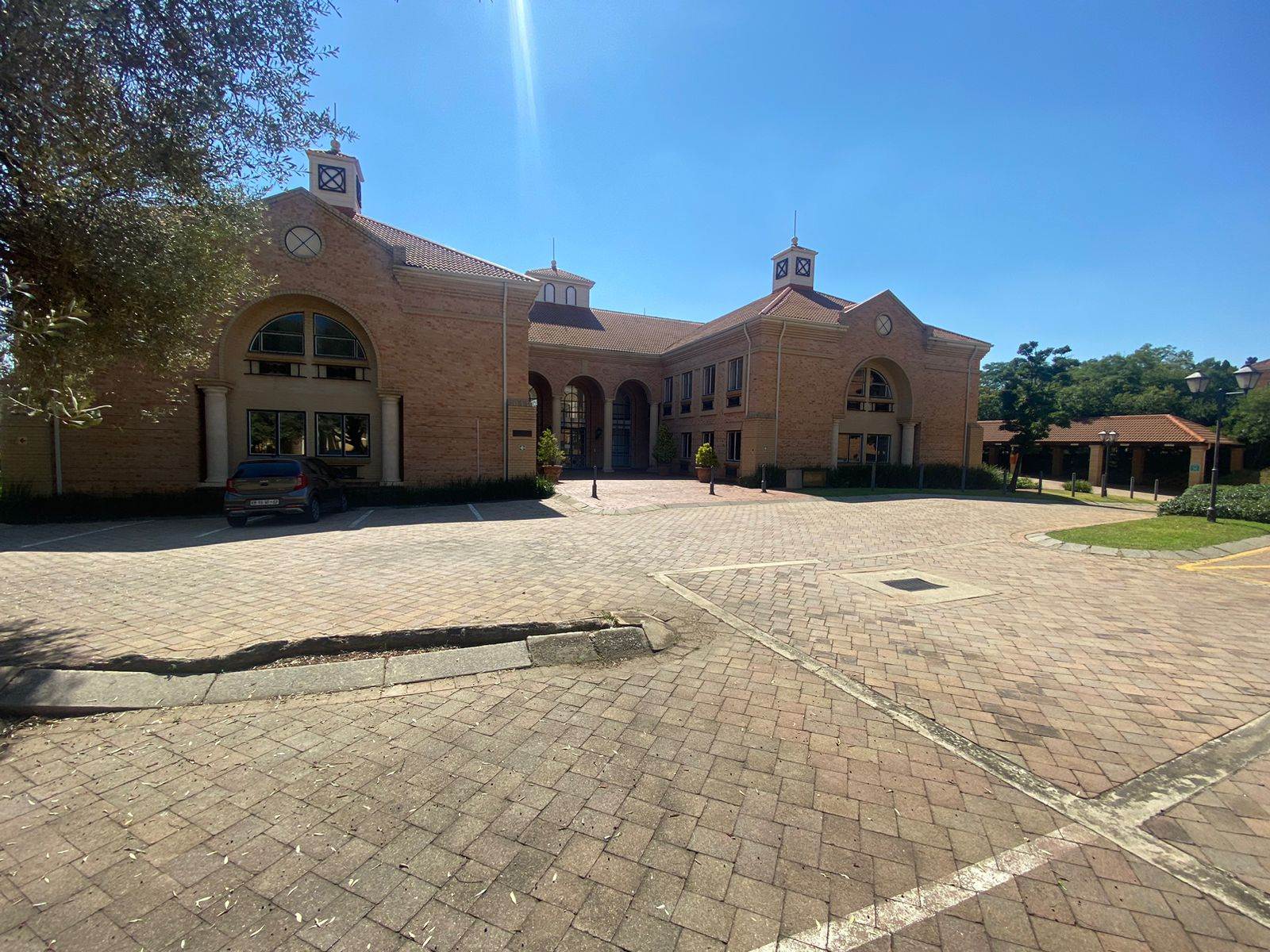 1968  m² Commercial space in Rivonia photo number 4