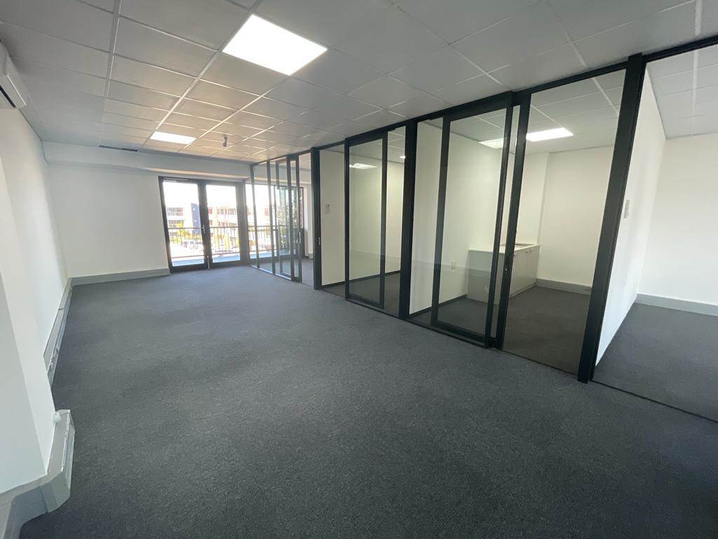 92  m² Commercial space in Sandown photo number 10