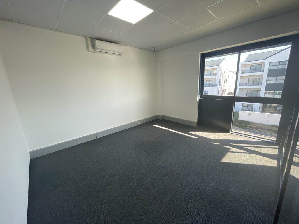 92  m² Commercial space in Sandown photo number 11