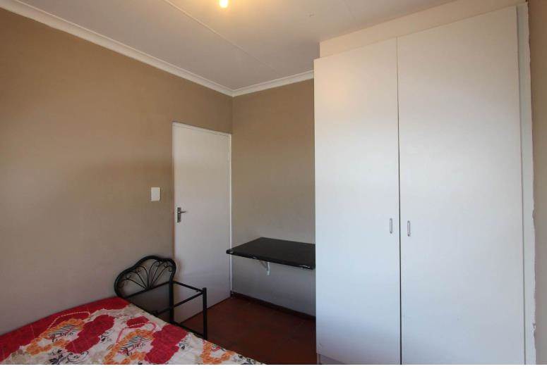 3 Bed Townhouse in Parsons Vlei photo number 11