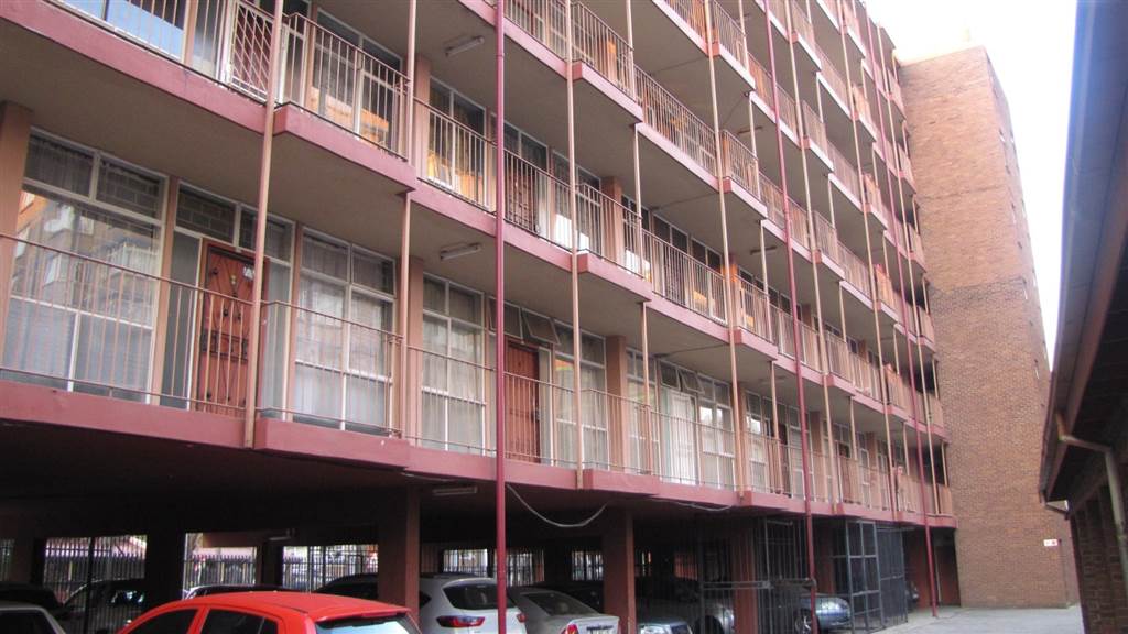 3 Bed Apartment in Pretoria Central photo number 4