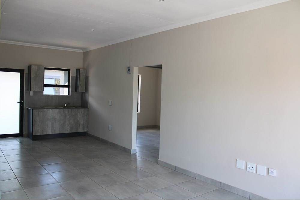3 Bed Townhouse in Pretoria North photo number 5
