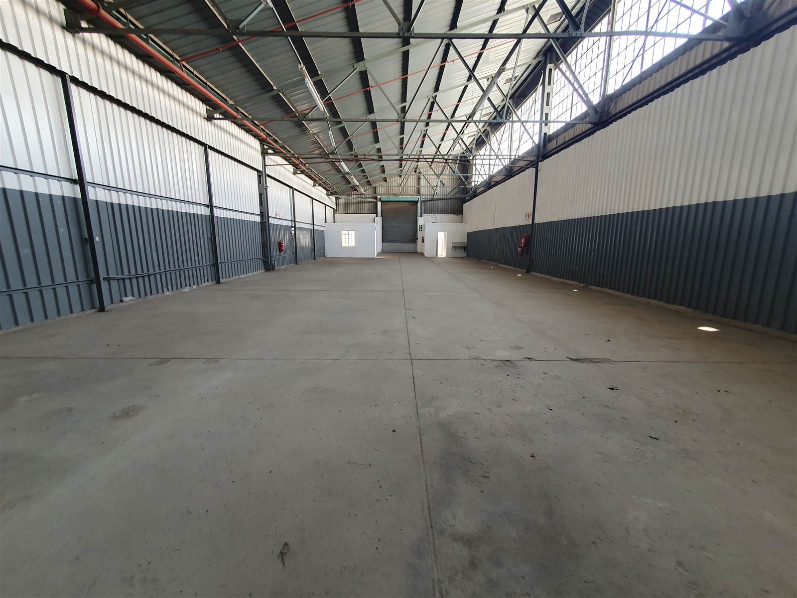355  m² Industrial space in City Deep photo number 6