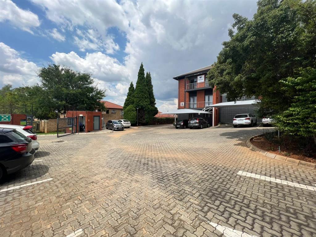 286  m² Commercial space in Ruimsig photo number 3