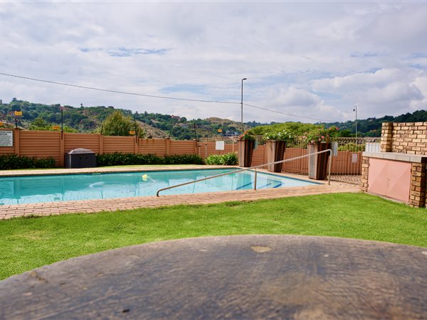 3 Bed Townhouse in Kloofendal