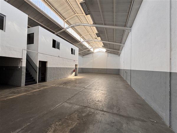 440  m² Industrial space