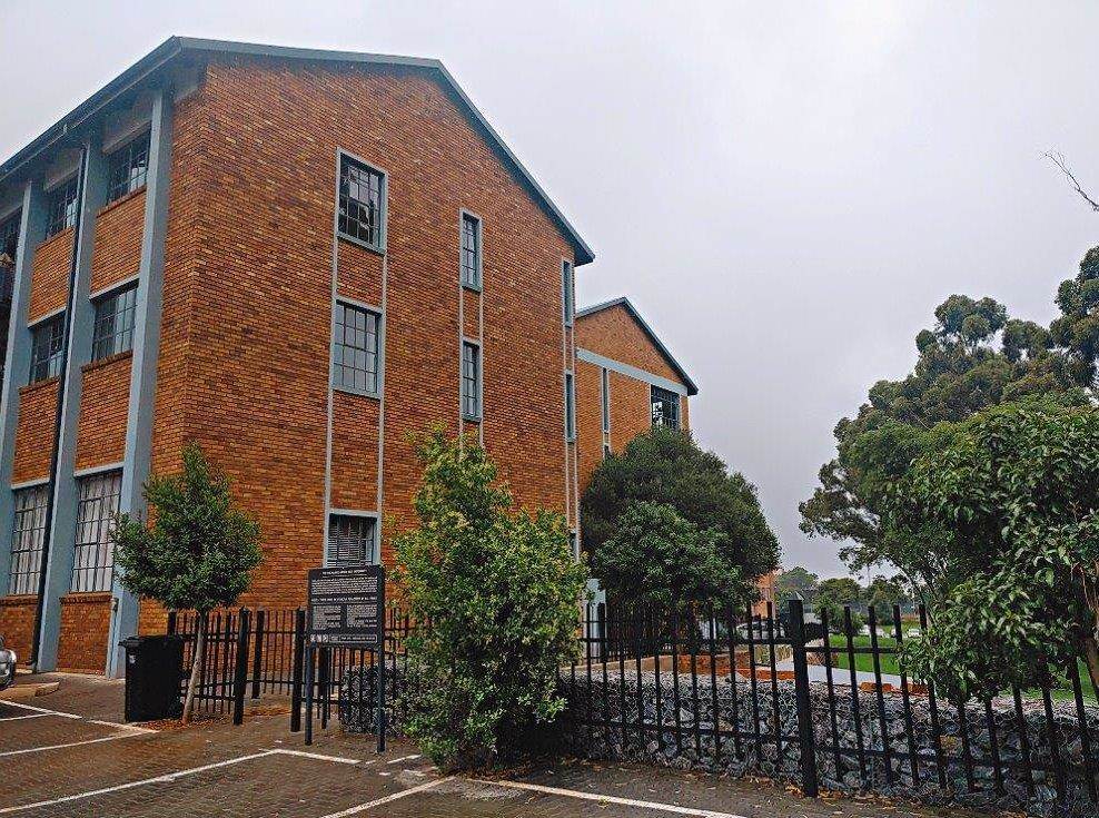 2 Bed Apartment in Braamfontein photo number 23