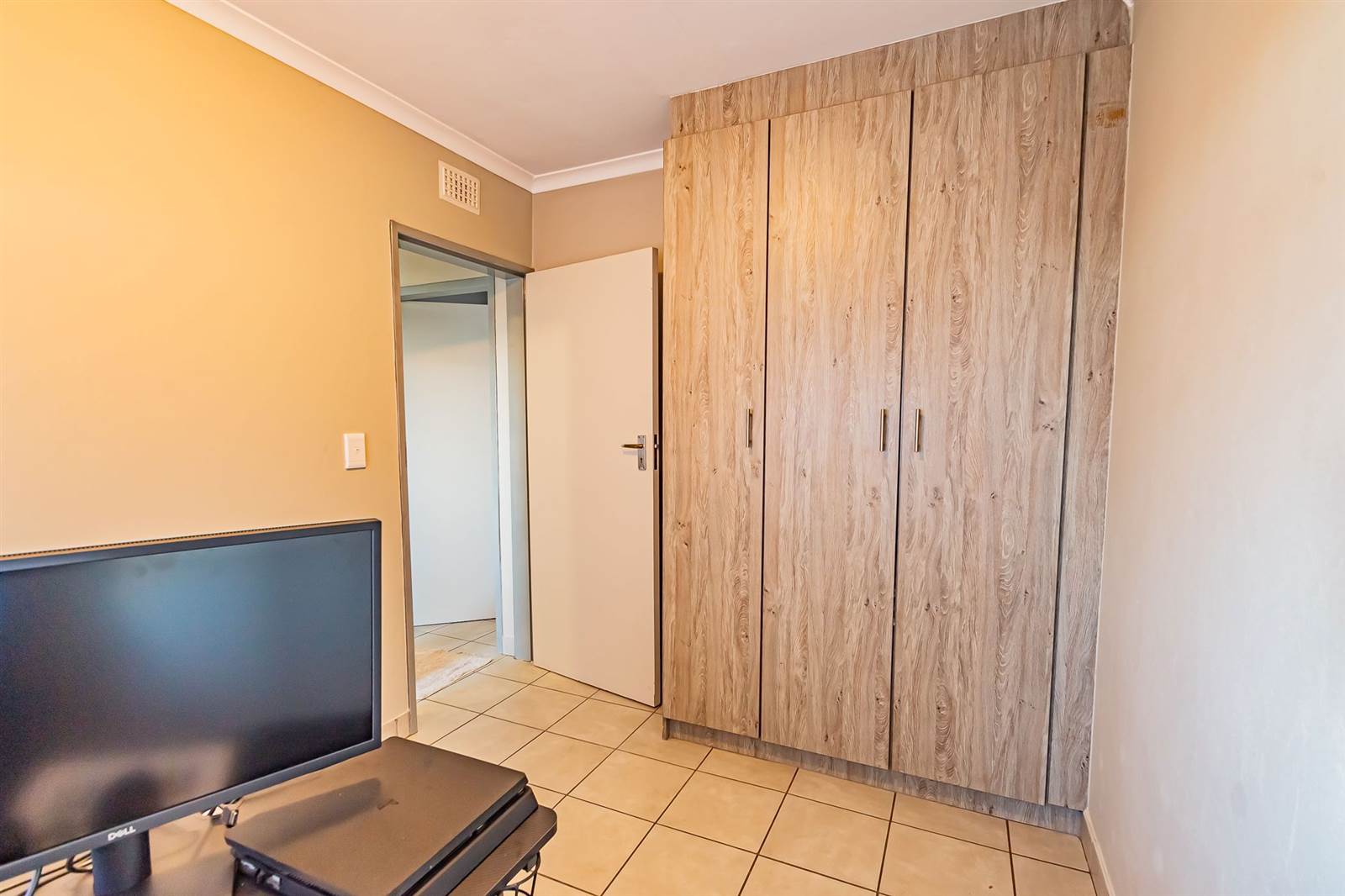 2 Bed Apartment in Centurion CBD photo number 12