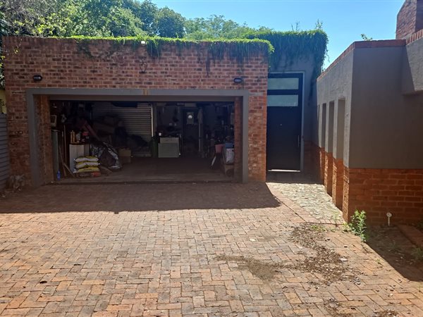 4 Bedroom House 4 Bedroom House