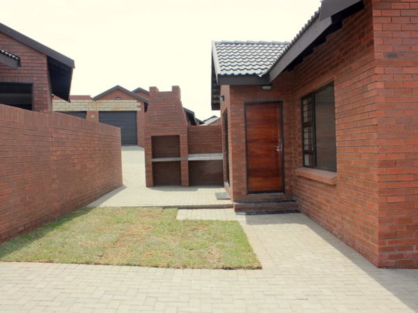2 Bedroom Townhouse 2 Bedroom Townhouse