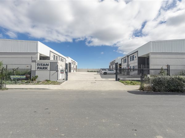 132  m² Industrial space in Parklands