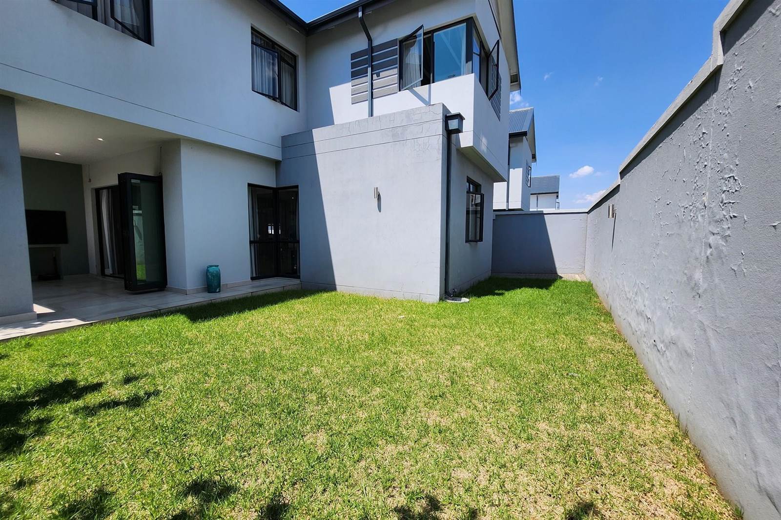 3 Bed Townhouse in Fourways photo number 23