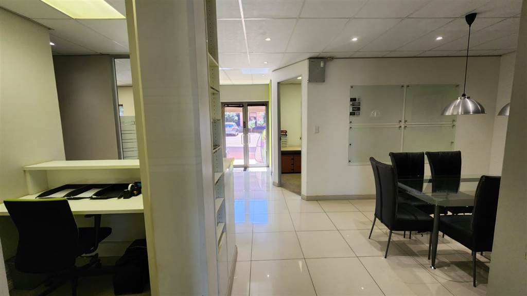 118  m² Commercial space in Silver Lakes photo number 5