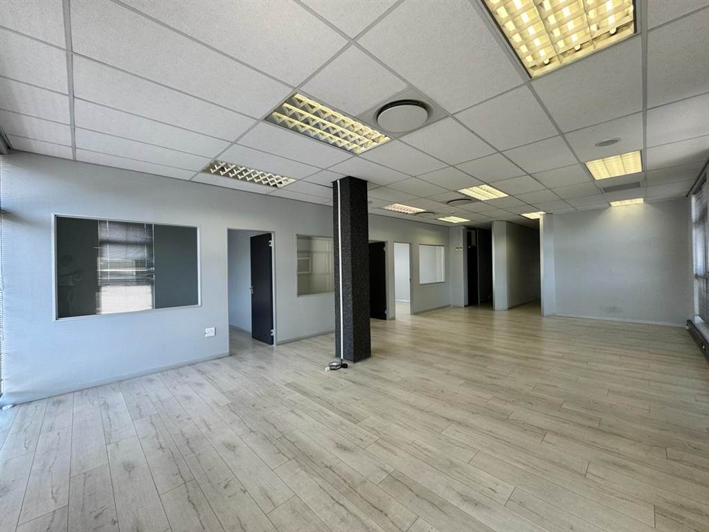 200  m² Commercial space in Fourways photo number 11
