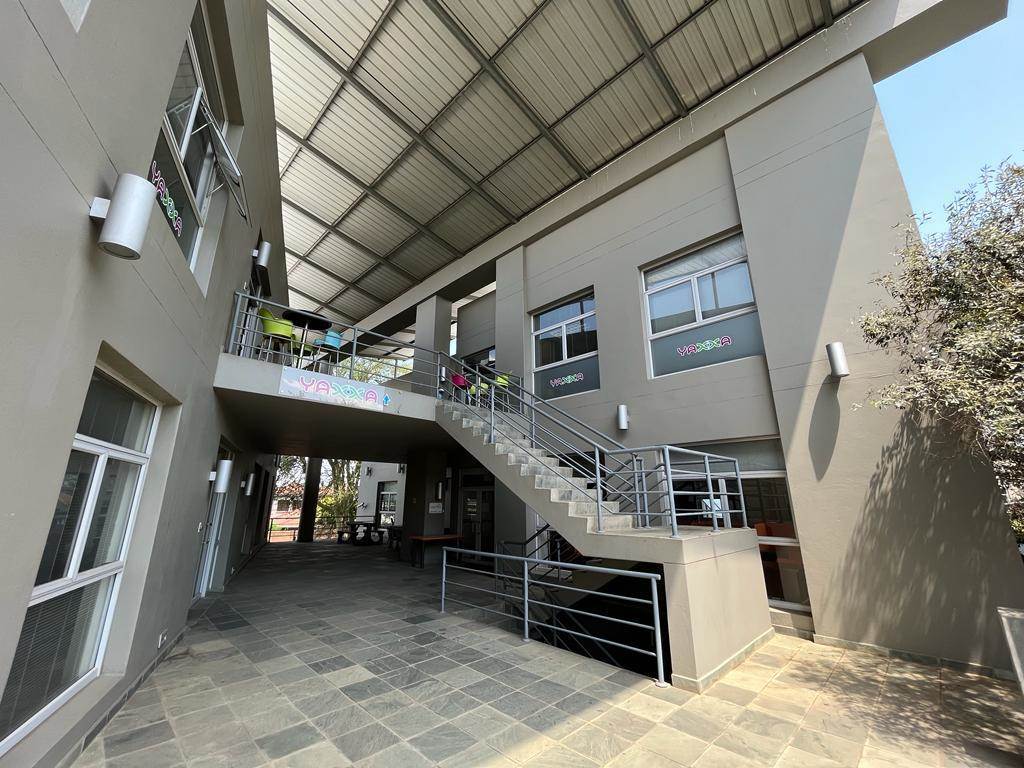 200  m² Commercial space in Fourways photo number 2