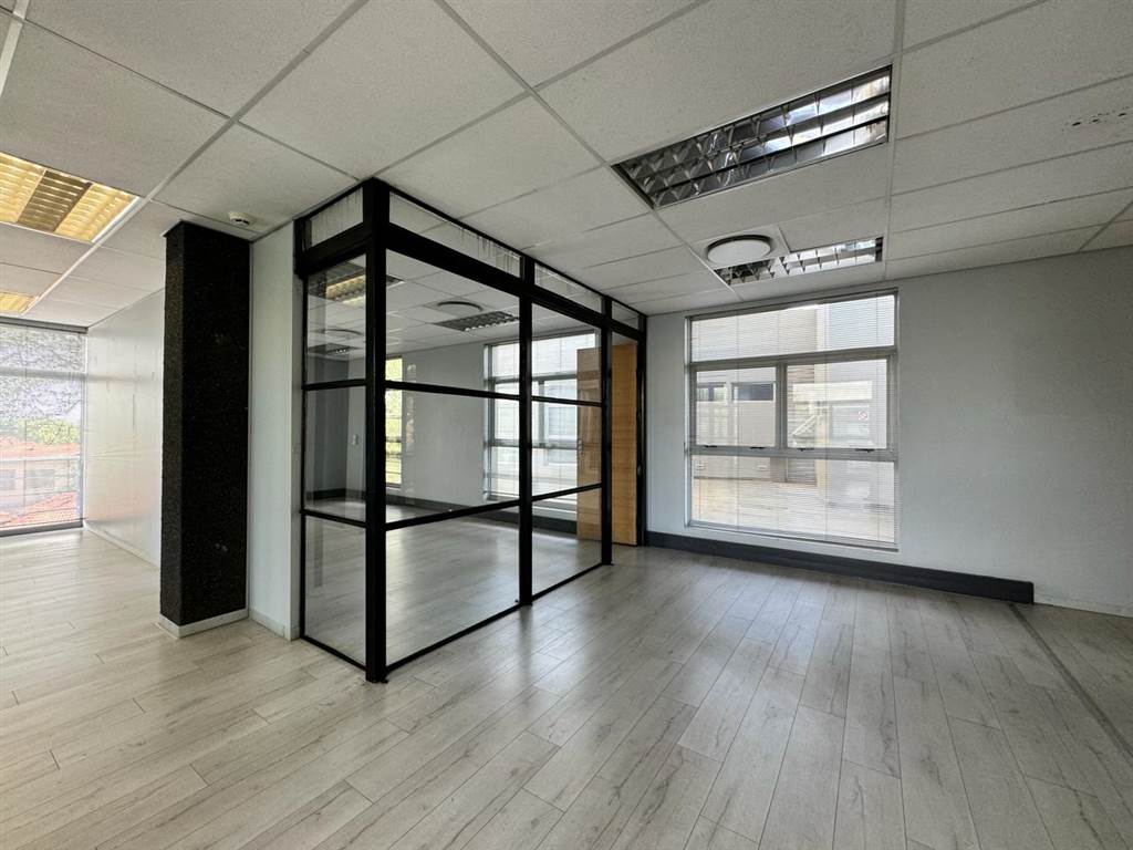 200  m² Commercial space in Fourways photo number 6